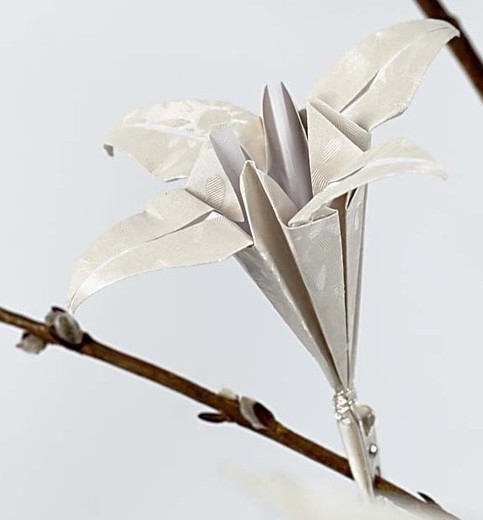 Origami lilje