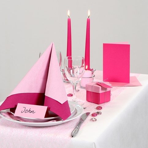 Inspiration til fest med pink og rosa borddækning, bordpynt m.v.