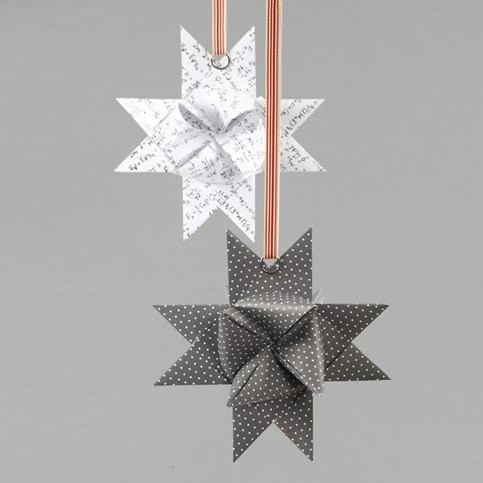 Splitring på flettet stjerne af papir i design fra Vivi Gade