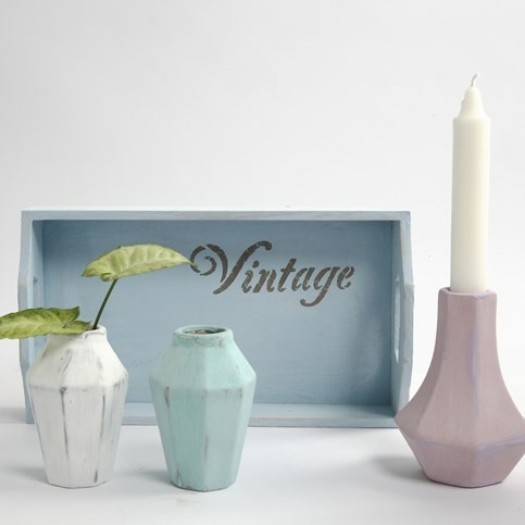 Små vaser af terrakotta, malet med Chalky Vintage Look maling